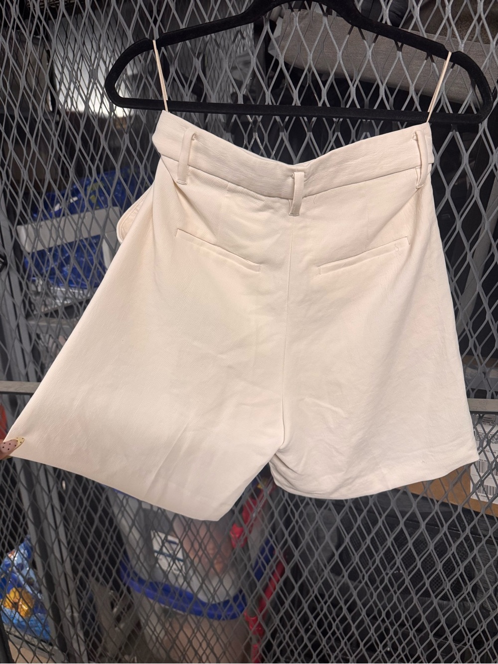 Aritzia Beige Women's Shorts - Picture 2 of 5